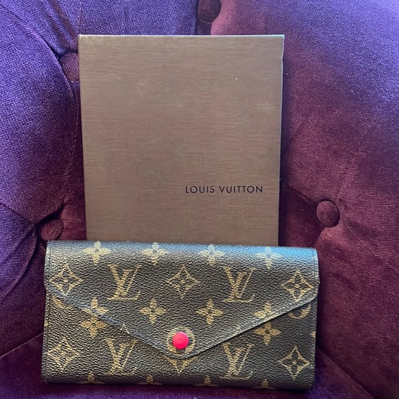 LOUIS VUITTON EMILIE MONOGRAMED RED SNAP 4 CARD SLOTS;3 INTERIOR SPACIOUS POCKET - Picture 1 of 9